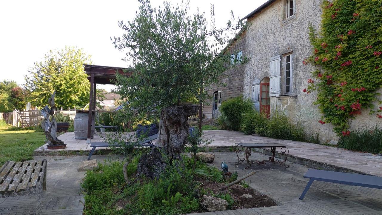 Le Manoir De Gatines Bed and Breakfast Tigné Εξωτερικό φωτογραφία