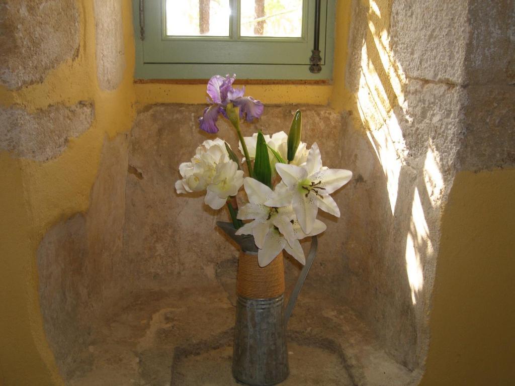 Le Manoir De Gatines Bed and Breakfast Tigné Δωμάτιο φωτογραφία